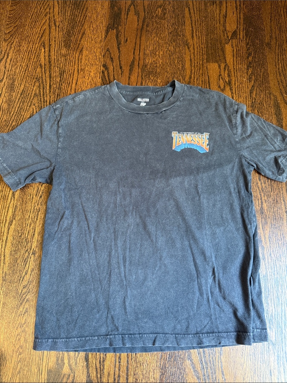 Hollister Men’s Black Tennessee Logo Short Sleeve Tee